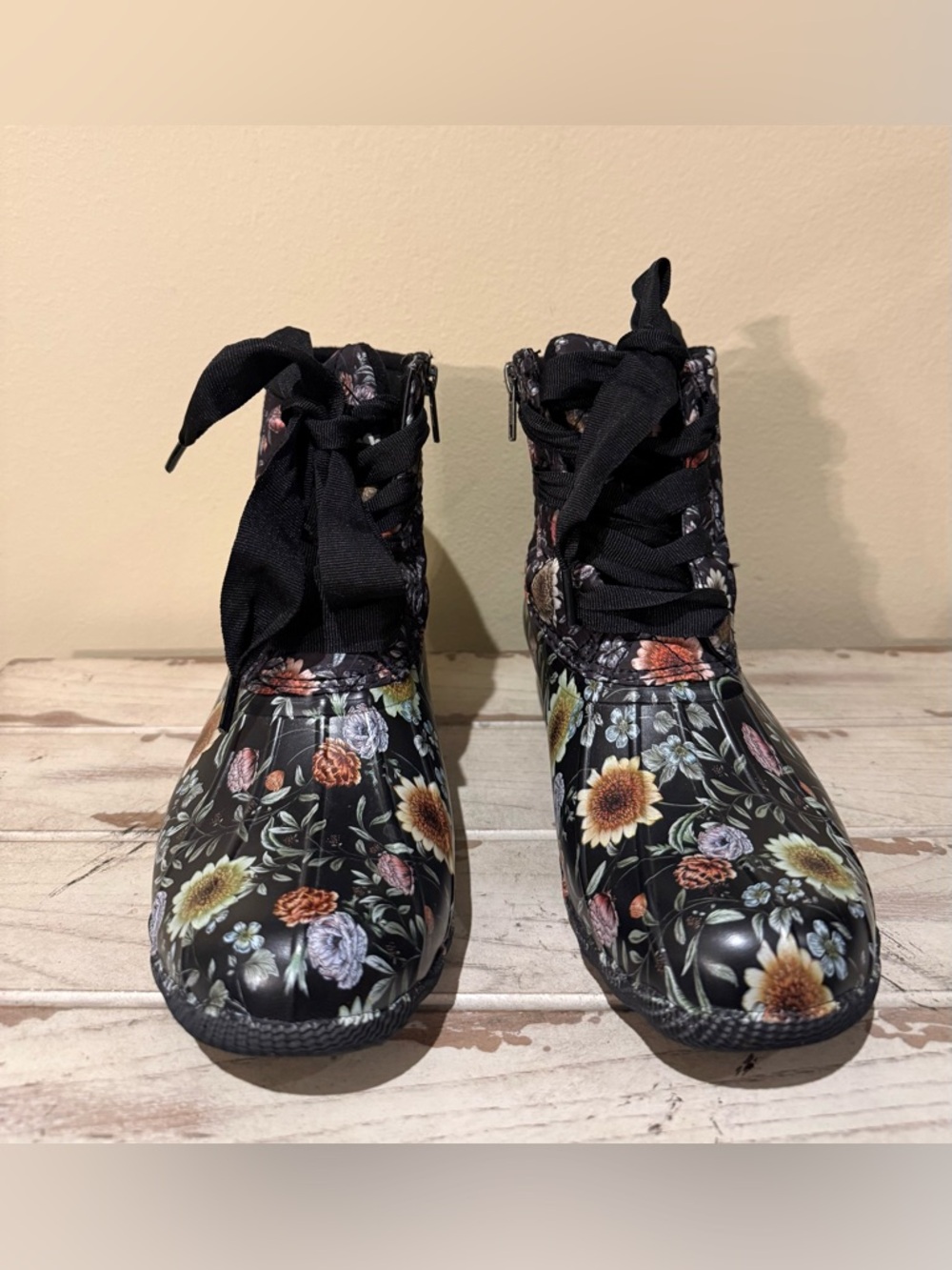 Sperry Saltwater Flood Duck Boot Lace-Up Black Floral Print Size 7 - Picture 2 of 9